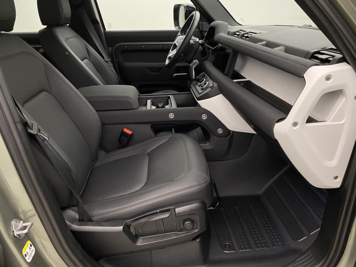 Land Rover Defender 110 D250 S AWD AUT CZ 7míst 3.0 d