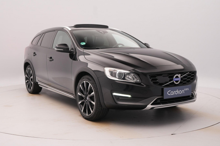 Volvo V60 CC D4 AWD SUMMUM REZERVACE 2.4 d CC CC Summum