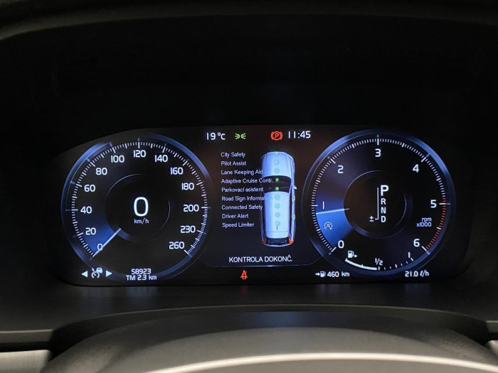Volvo V90 D4 MOMENTUM AUT REZERVACE 2.0 d Momentum