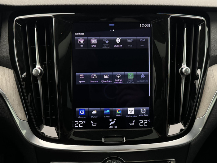 Volvo V60 CC B5 AWD PRO AUT CZ REZERVACE 2.0 CC CC