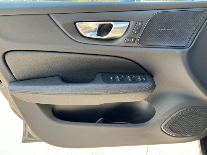 Volvo V60 T5 INSCRIPTION Aut REZERVACE