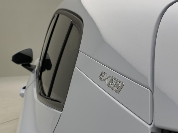 Volvo EX30 PURE ELECTRIC RECHAR. CORE RWD