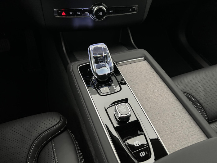 Volvo XC90 T8 AWD RECHARGE DARK PLUS AUT