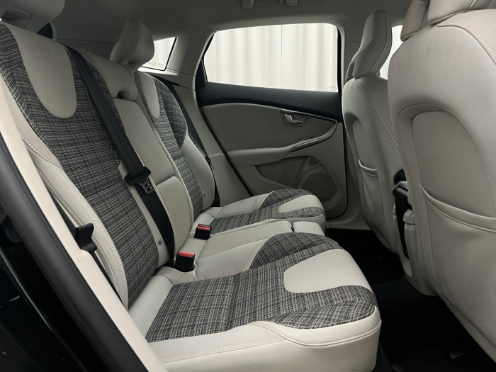 Volvo V40 D3 MOMENTUM CZ 2.0 d Momentum