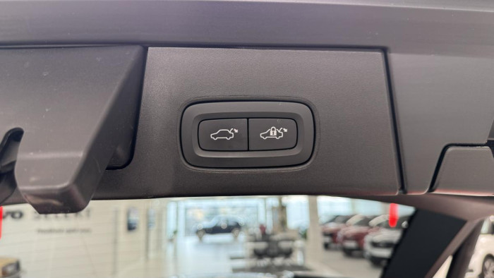 Volvo V90 T6 AWD INSCRIPTION REZERVACE