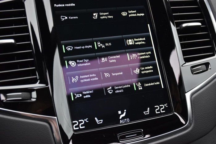 Volvo XC90 B5 AWD R-Design REZERVACE