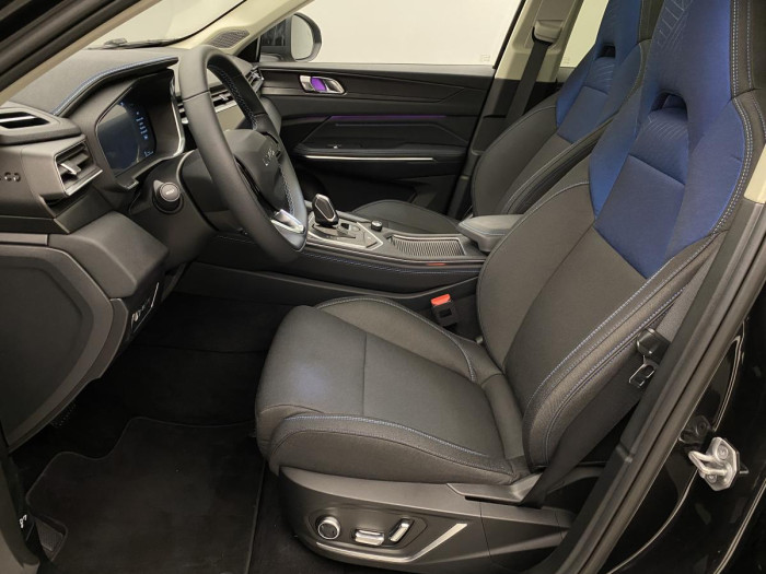 Lynk & Co 01 PHEV DCT AUT 1.maj