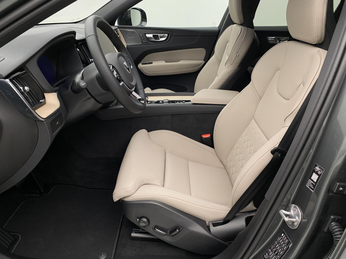 Volvo XC60 B5 AWD AUT DARK PLUS