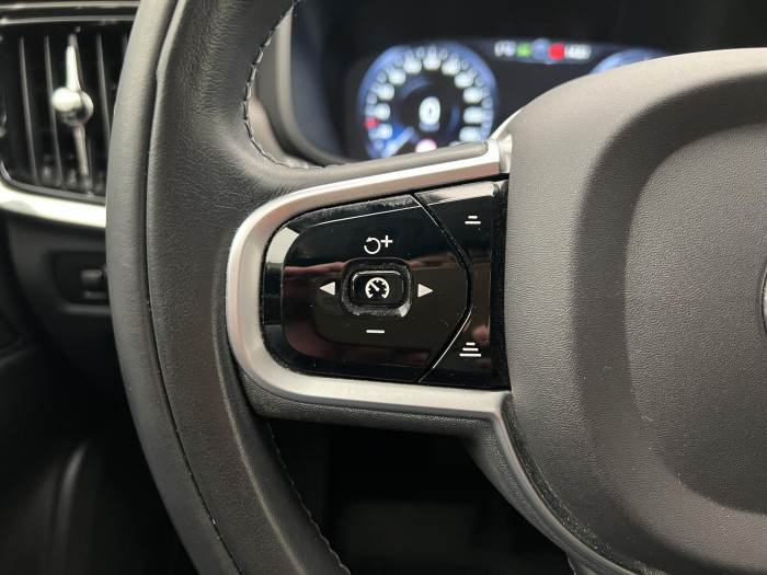 Volvo V90 CC D5 AWD PRO AUT CZ 2.0 d CC CC