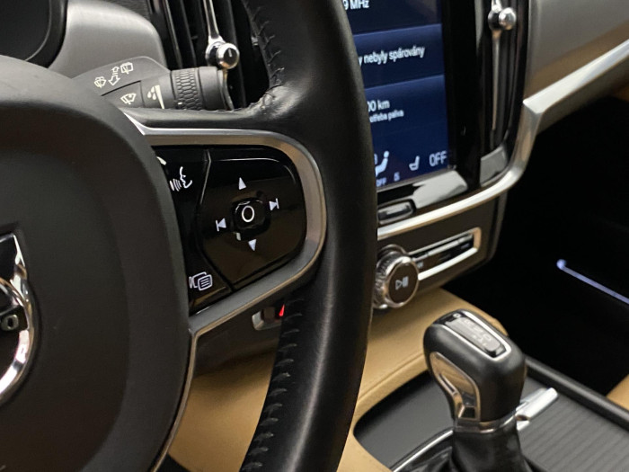 Volvo V90 D4 MOMENTUM AUT 2.0 d Momentum