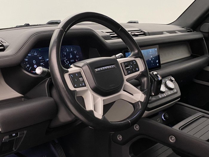 Land Rover Defender 110 P400 HSE AWD REZERVACE