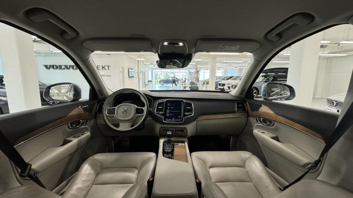 Volvo XC90 D5 AWD MOMENTUM AUT 2.0 d Momentum