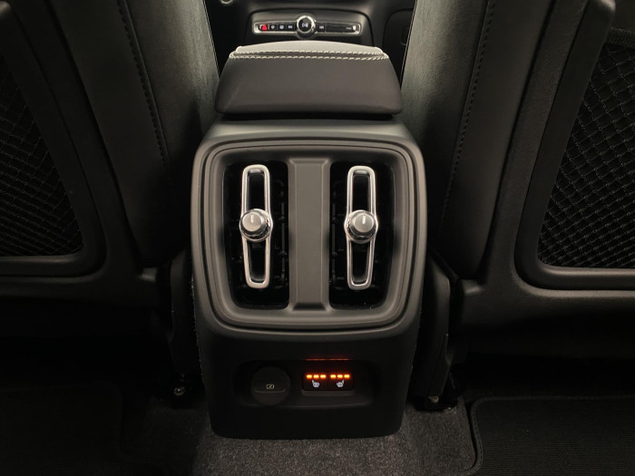 Volvo XC40 B4 AUT PLUS BLACK EDITION