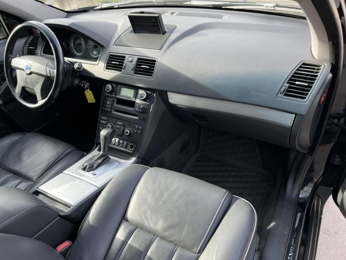 Volvo XC90 D5 AWD SUMMUM 7MÍSTNÁ 2.4 d Summum