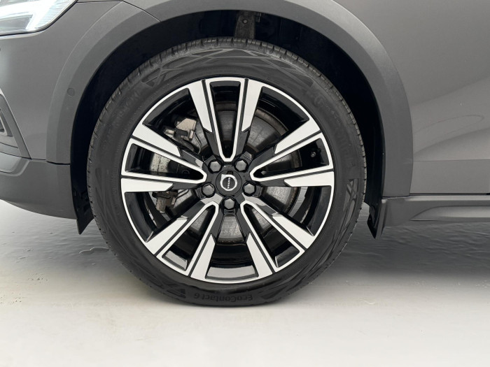 Volvo V60 CC B5 AWD PLUS AUT 1.maj.