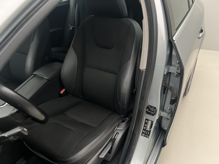 Volvo V60 D3 MOMENTUM AUT 2.0 d Momentum