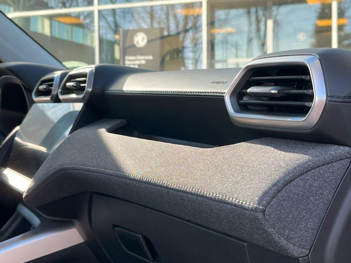 MG ZS HYBRID+ ESSENTIAL