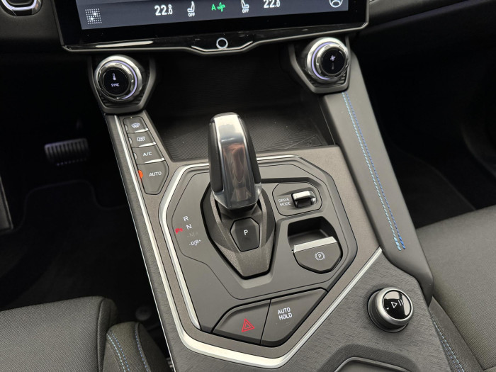 Lynk & Co 01 PHEV DCT AUT 1.maj