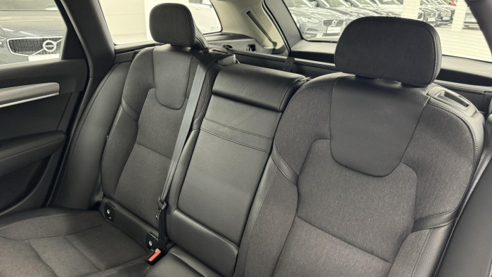 Volvo V90 D4 MOMENTUM AUT REZERVACE 2.0 d Momentum
