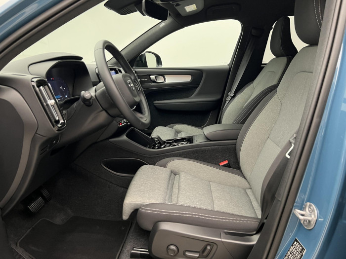 Volvo XC40 B3 PLUS DARK AUT CZ 1.maj.