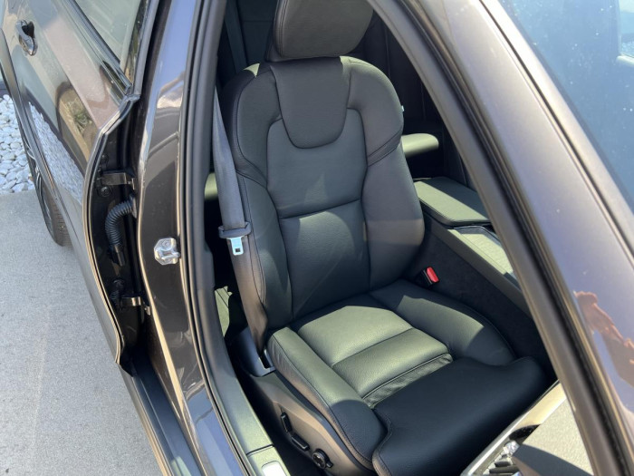 Volvo V90 CROSS COUNTRY B4 AWD Aut 1.maj