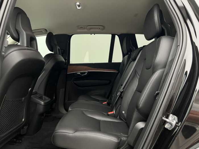 Volvo XC90 B5 AWD INSCRIPTION 7MÍSTNÁ AUT