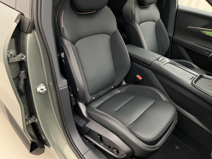 Lynk & Co 08 MORE PHEV