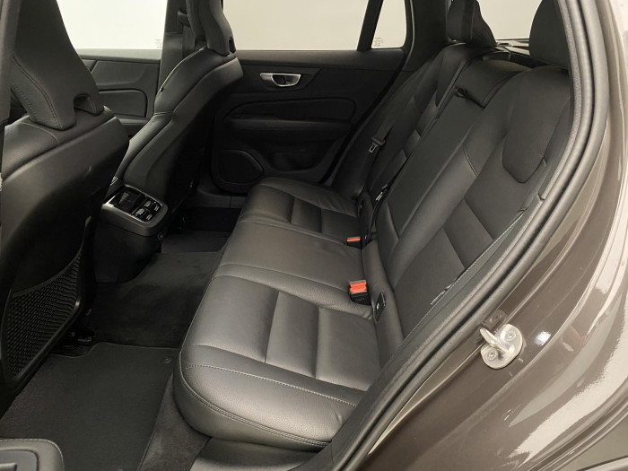 Volvo V60 CC B5 AWD PLUS BRIGHT 1.maj