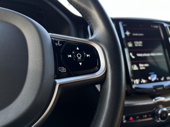 Volvo XC60 B4 AWD INSCRIPTION Aut CZ