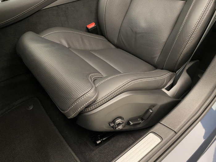 Volvo V60 T8 AWD PLUG-IN BRIGHT ULTRA CZ