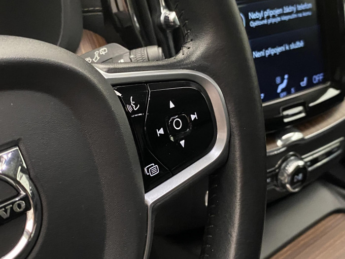 Volvo XC60 B4 AWD INSCRIPTION REZERVACE