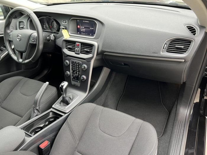 Volvo V40 D2 NAVIGACE 1.maj. 2.0 d