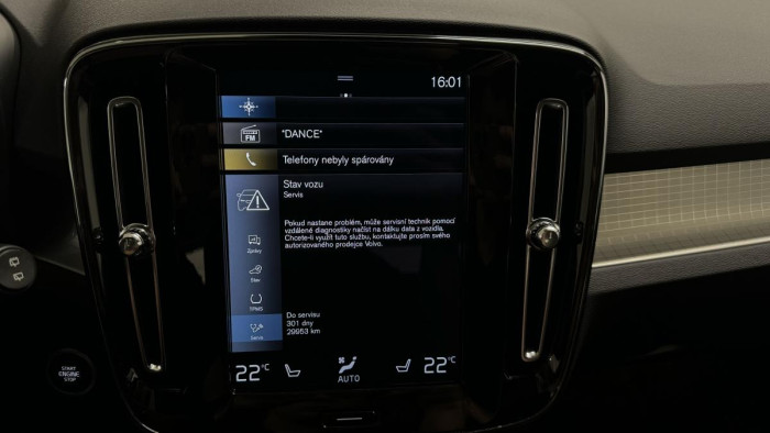 Volvo XC40 B4 AWD MOMENTUM REZERVACE 2.0 Momentum