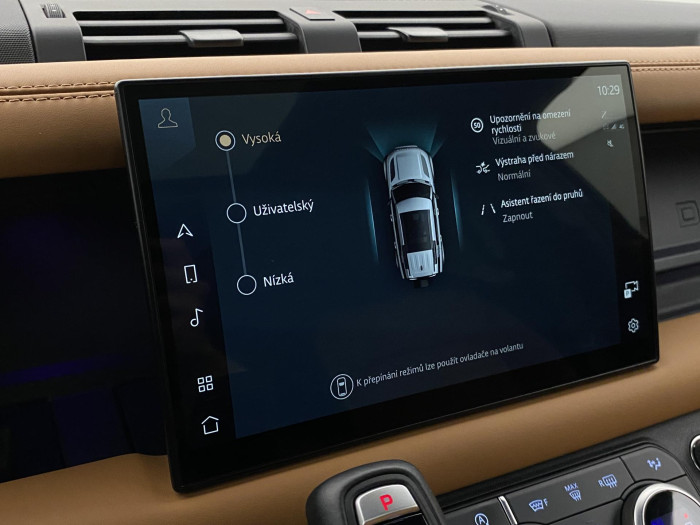 Land Rover Defender D300 HSE AUT AWD REZERVACE 3.0 d