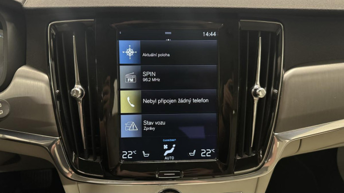 Volvo V90 D4 MOMENTUM AUT  REZERVACE 2.0 d Momentum