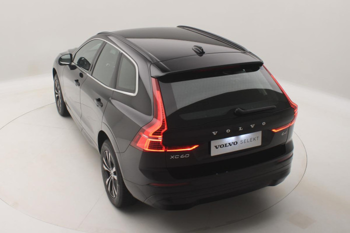 Volvo XC60 B4 MOMENTUM AUT CZ REZERVACE 2.0 Momentum