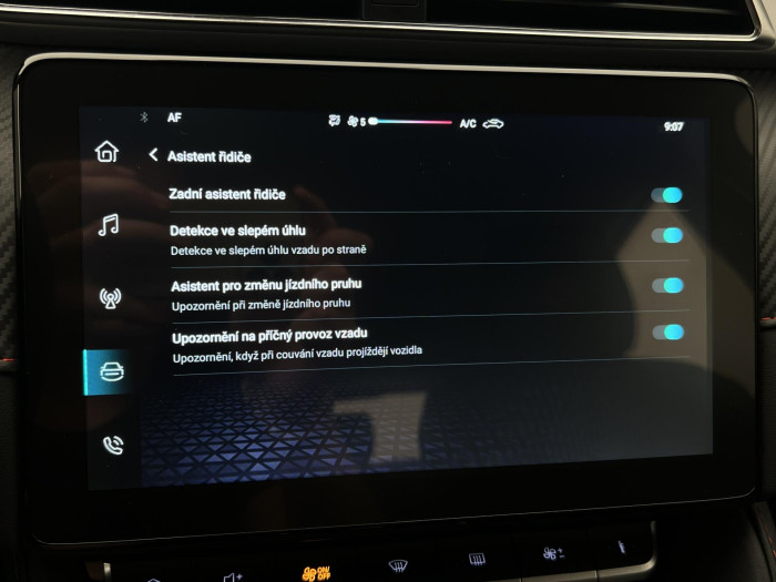 MG ZS 1.0T EXCLUSIVE AUT CZ 1.maj. 1.0 Exclusive