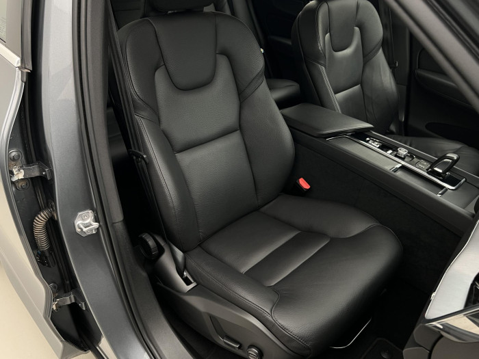 Volvo XC60 B4 AWD MOMENTUM POLESTAR AUT 2.0 Momentum