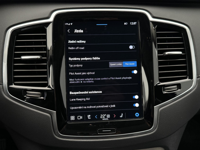 Volvo XC90 B5 AWD ULTIMATE BRIGHT 1.maj