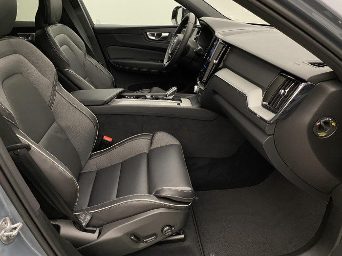 Volvo XC60 B4 AWD AUT DARK PLUS 2.0 Plus