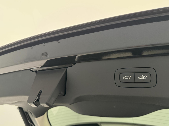 Lynk & Co 01 PHEV DCT AUT 1.maj