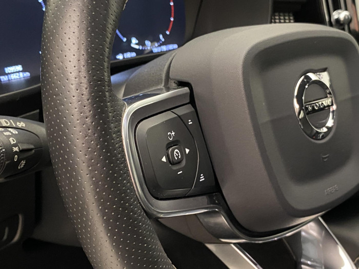 Volvo XC40 D4 AWD R-DESIGN AUT 2.0 d