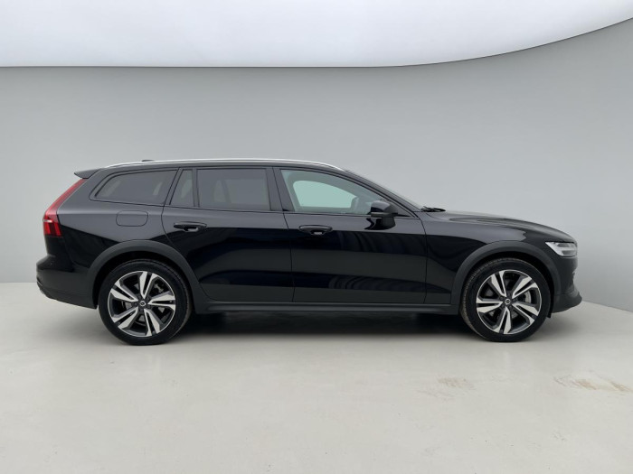 Volvo V60 CROSS COUNTRY B5 AWD Aut 1.maj