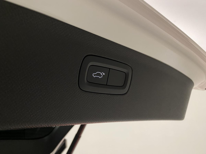 Volvo XC90 B5 AWD MOMENTUM REZERVACE 2.0 Momentum