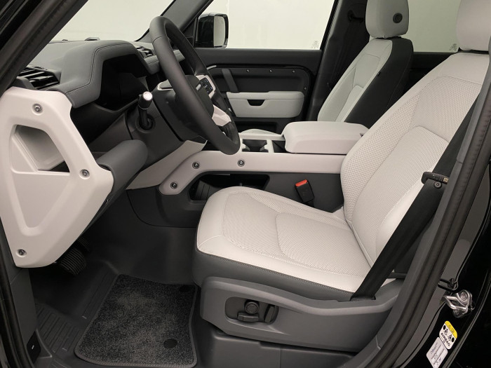 Land Rover Defender 110 D250X-DYNAMIC SE REZERVACE 3.0 d Dynamic SE