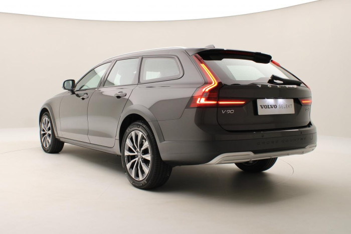 Volvo V90 CC B4 AWD PLUS AUT CZ 1.maj