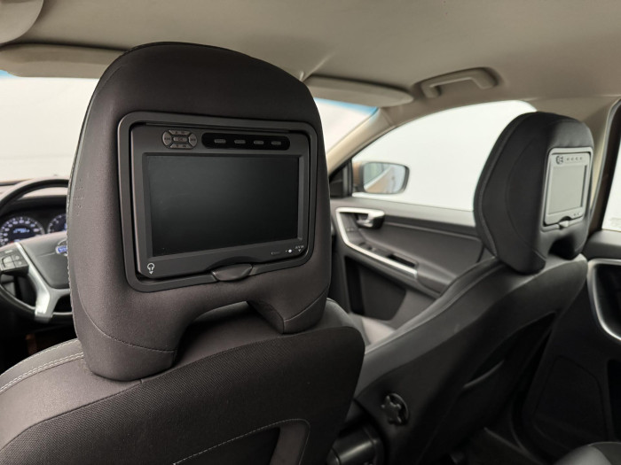 Volvo XC60 D3 AWD MOMENTUM CZ 1.maj 2.4 d Momentum