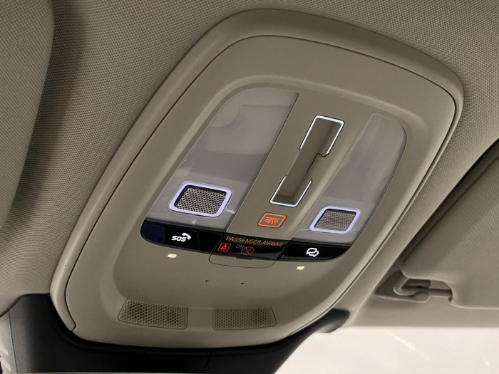 Volvo V90 T8 AWD Plug-in DARK ULTRA