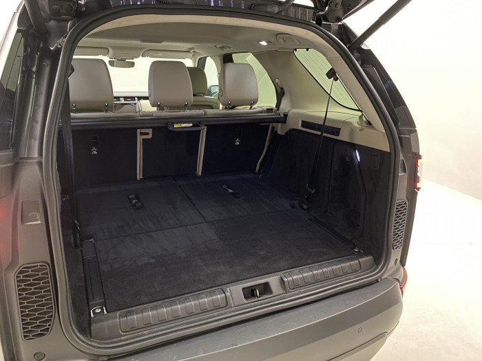 Land Rover Discovery 3,0 SD6 AWD SE AUT REZERVACE 3.0 SE