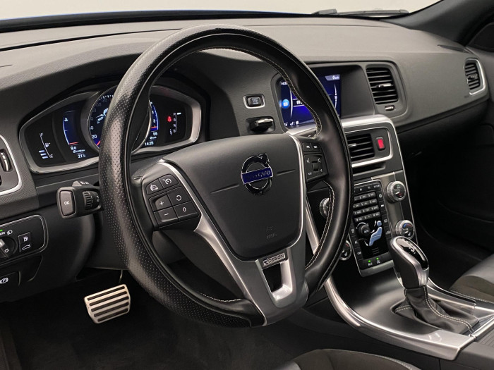 Volvo V60 T5 R-DESIGN AUT CZ